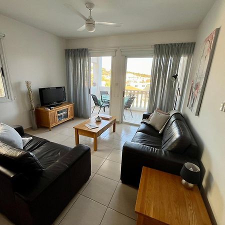 Beautiful 2 Bed Apartment In Peyia Valley, Paphos Esterno foto