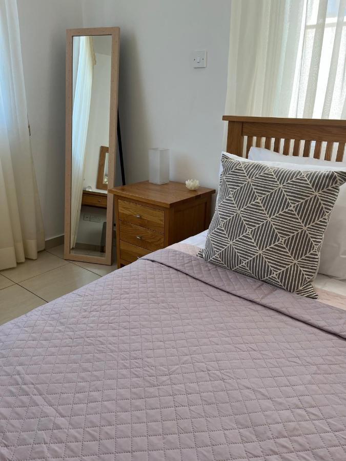 Beautiful 2 Bed Apartment In Peyia Valley, Paphos Esterno foto