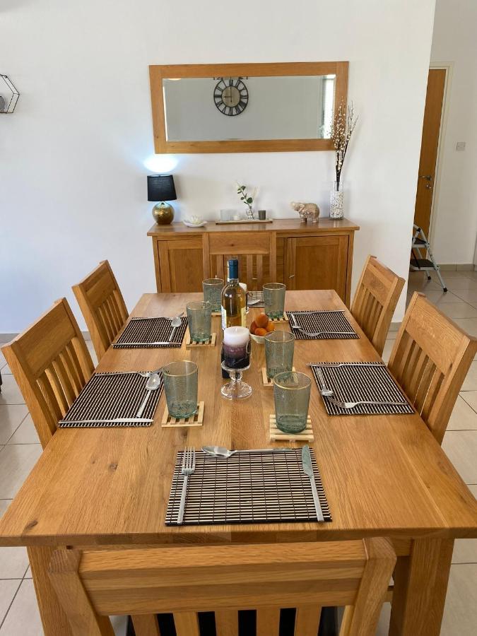Beautiful 2 Bed Apartment In Peyia Valley, Paphos Esterno foto