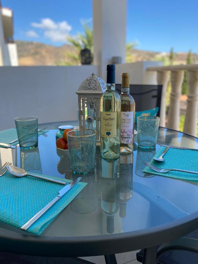 Beautiful 2 Bed Apartment In Peyia Valley, Paphos Esterno foto