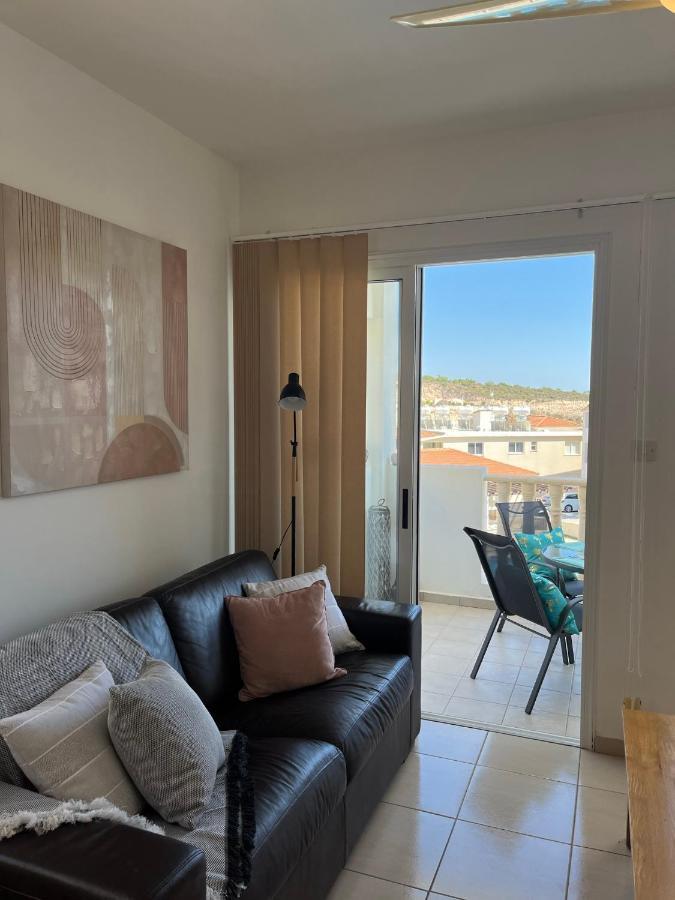 Beautiful 2 Bed Apartment In Peyia Valley, Paphos Esterno foto