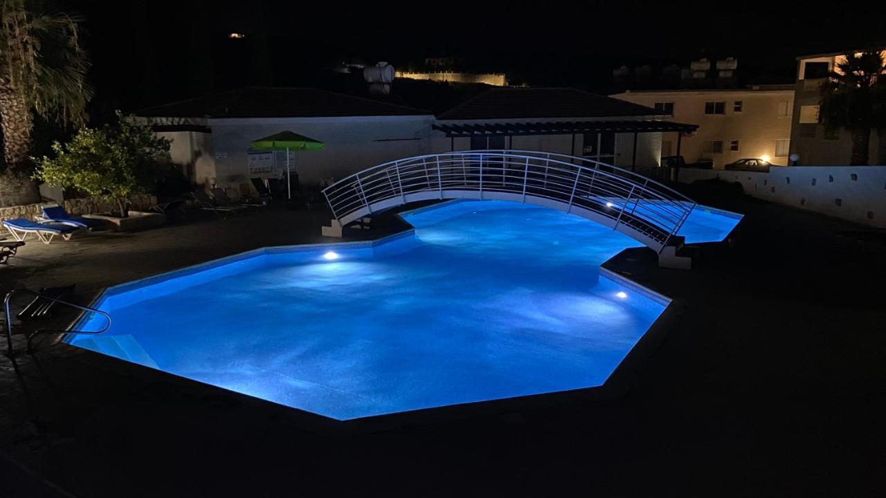 Beautiful 2 Bed Apartment In Peyia Valley, Paphos Esterno foto