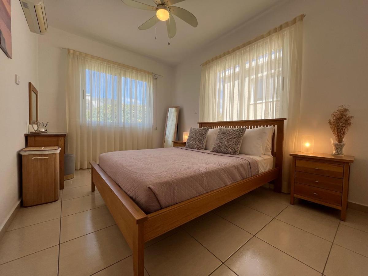Beautiful 2 Bed Apartment In Peyia Valley, Paphos Esterno foto