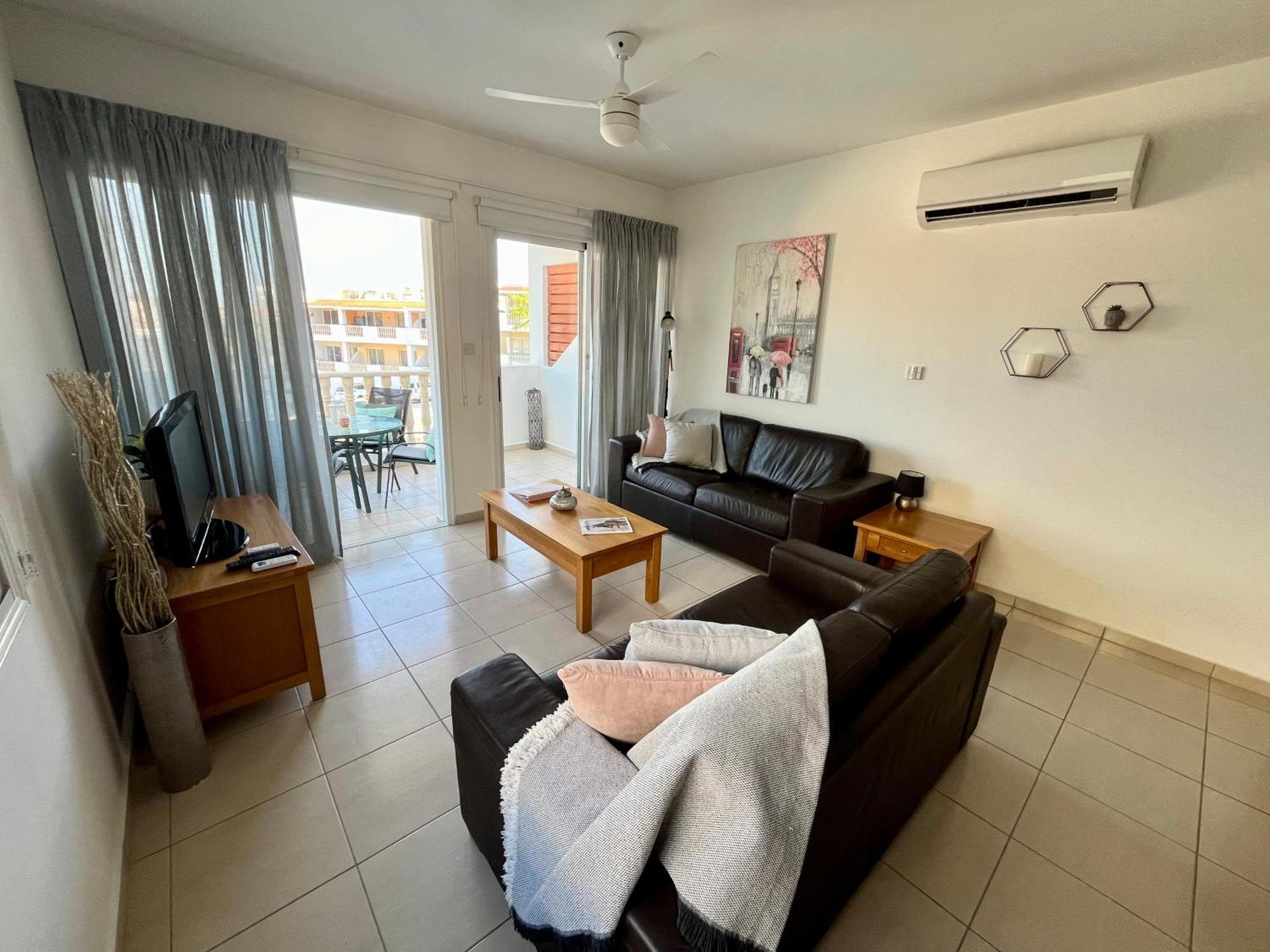 Beautiful 2 Bed Apartment In Peyia Valley, Paphos Esterno foto